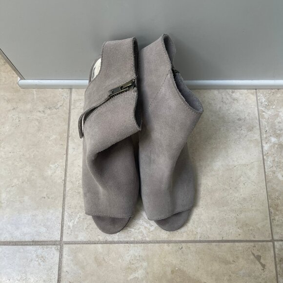 Diba Zora Peep Toe Leather Bootie, Size 9M, Taupe/Grey - Picture 5 of 8